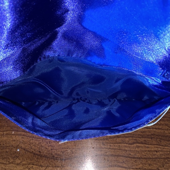 NWT Charming Charlie Blue Camo Foldable Sequins Clutch - Picture 8 of 8